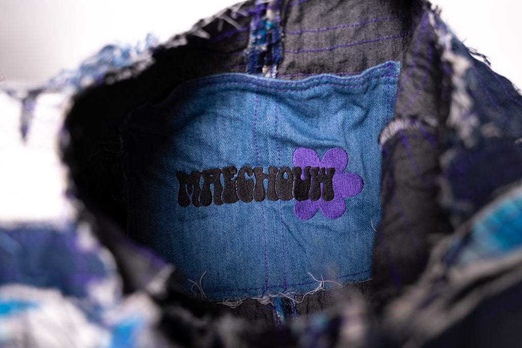 Sac en jean fait main en France, pièce unique créée à partir de chutes de tissu. Une création artisanale, durable et éco-responsable pour un style unique et plein de caractère.